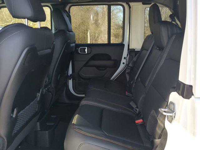 Photo of 2025 Bright White Clearcoat Jeep Wrangler