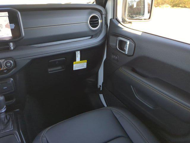 Photo of 2025 Bright White Clearcoat Jeep Wrangler