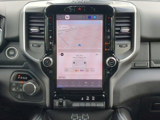 Photo of 2025 Diamond Black Crystal Pearlcoat RAM 1500