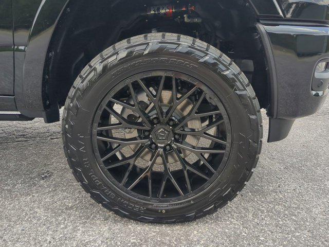 Photo of 2025 Diamond Black Crystal Pearlcoat RAM 1500