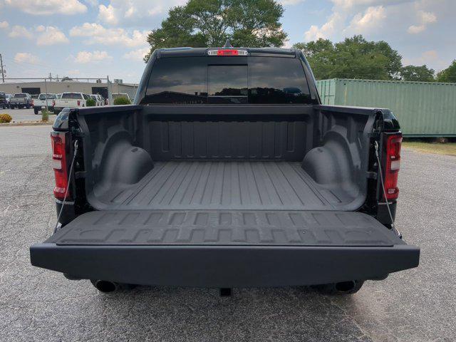 Photo of 2025 Diamond Black Crystal Pearlcoat RAM 1500