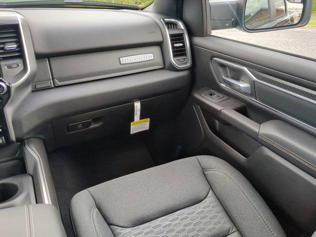 Photo of 2025 Diamond Black Crystal Pearlcoat RAM 1500