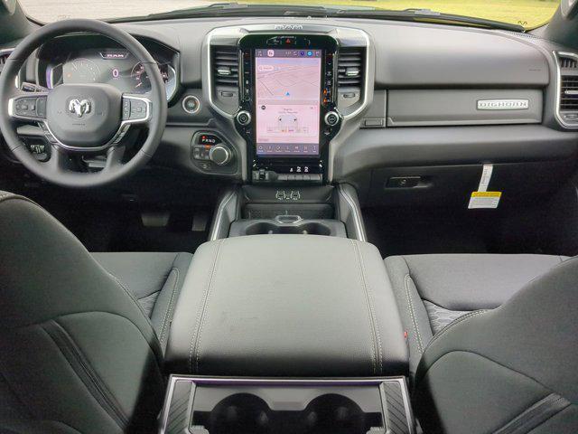 Photo of 2025 Diamond Black Crystal Pearlcoat RAM 1500