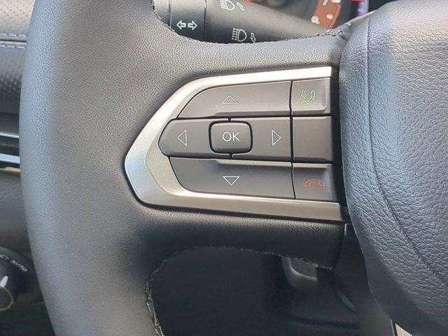 Photo of 2025 Diamond Black Crystal Pearlcoat Jeep Compass