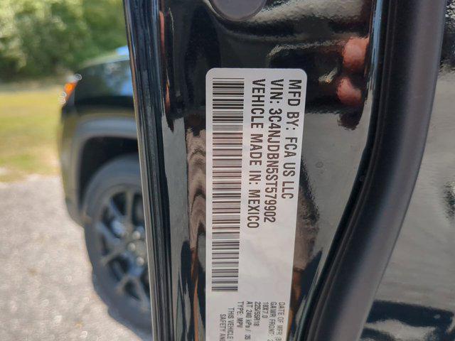 Photo of 2025 Diamond Black Crystal Pearlcoat Jeep Compass