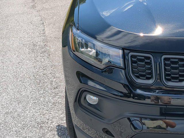 Photo of 2025 Diamond Black Crystal Pearlcoat Jeep Compass