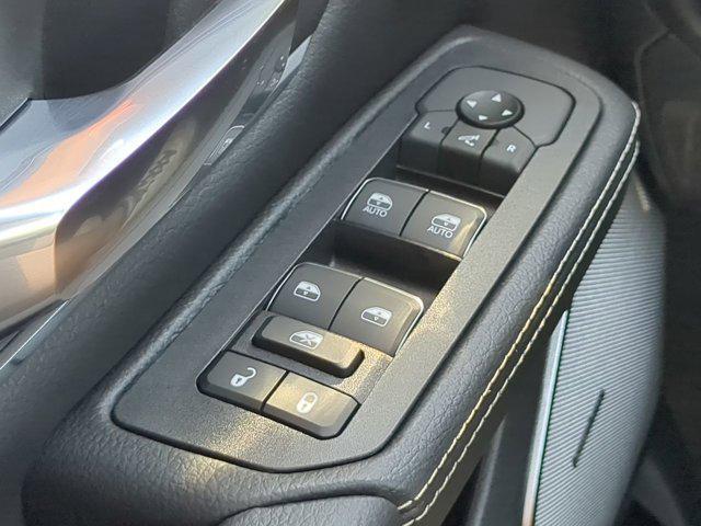 Photo of 2026 Diamond Black Crystal Pearlcoat RAM 1500