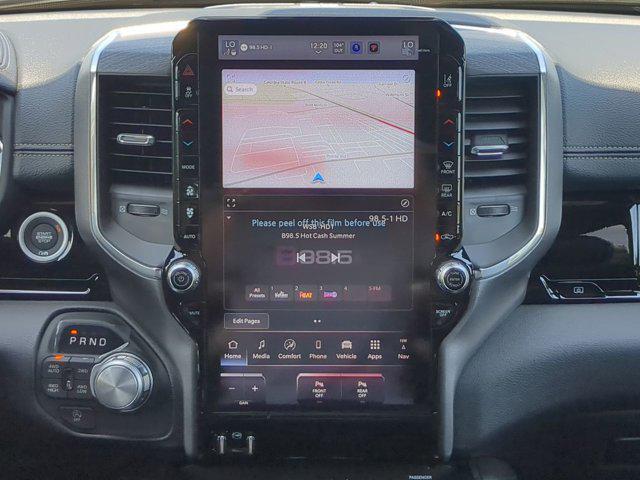 Photo of 2026 Diamond Black Crystal Pearlcoat RAM 1500