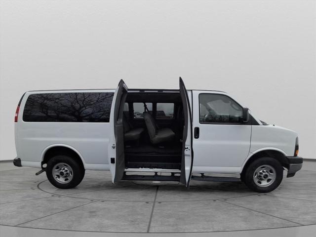 Photo of 2024 Summit White GMC Savana 3500