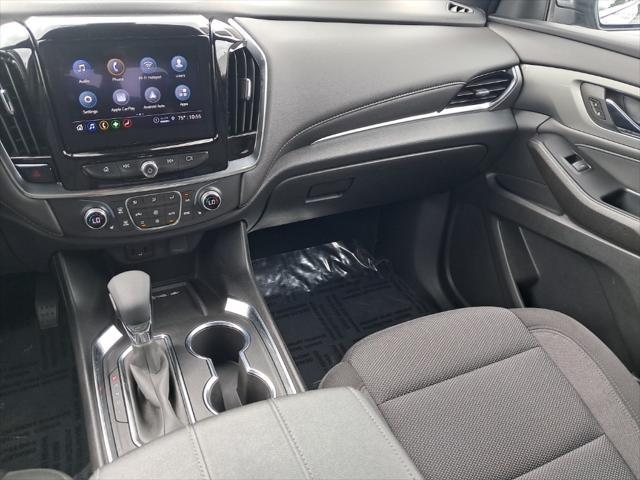 Photo of 2023 Mosaic Black Metallic Chevrolet Traverse