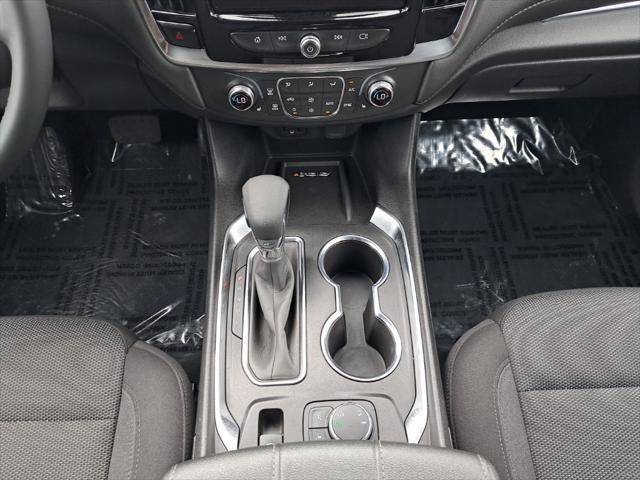 Photo of 2023 Mosaic Black Metallic Chevrolet Traverse