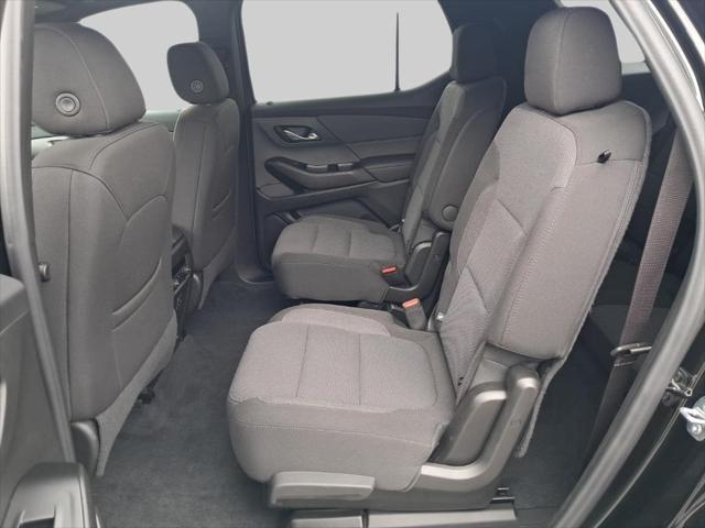 Photo of 2023 Mosaic Black Metallic Chevrolet Traverse