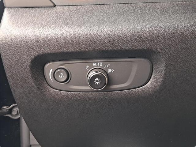 Photo of 2023 Mosaic Black Metallic Chevrolet Traverse