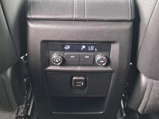 Photo of 2023 Mosaic Black Metallic Chevrolet Traverse