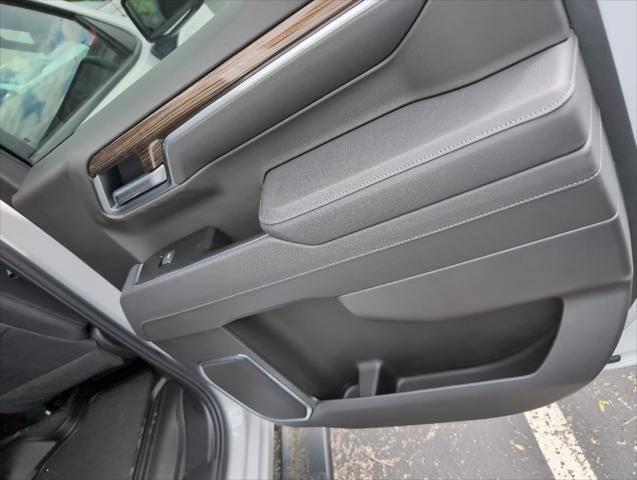Photo of 2025 Summit White Chevrolet Silverado 1500