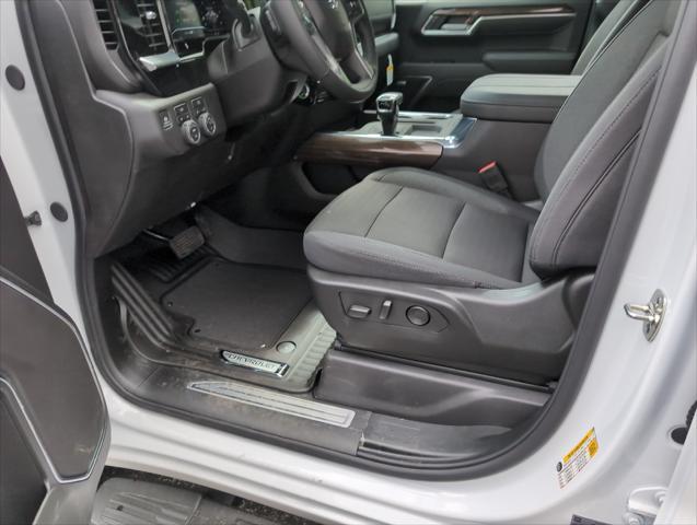 Photo of 2025 Summit White Chevrolet Silverado 1500