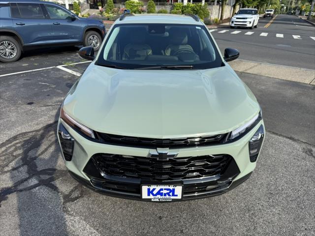 Photo of 2025 Cacti Green Chevrolet Trax