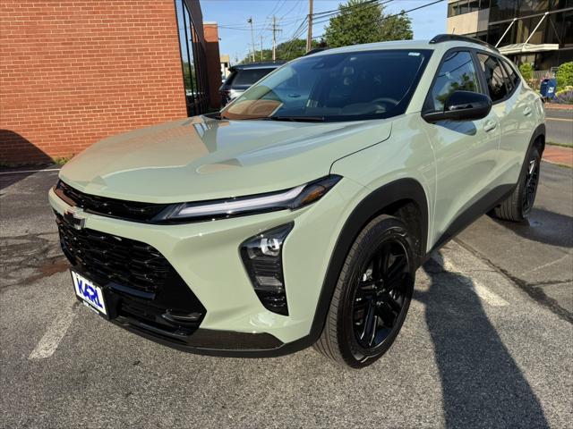 Photo of 2025 Cacti Green Chevrolet Trax