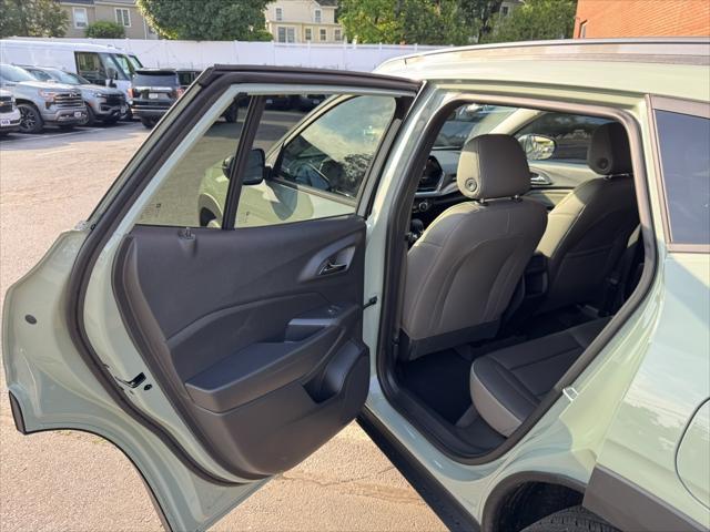 Photo of 2025 Cacti Green Chevrolet Trax