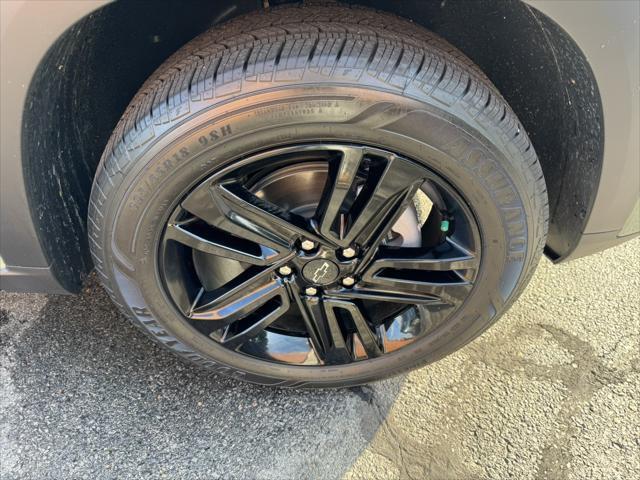 Photo of 2025 Cacti Green Chevrolet Trax