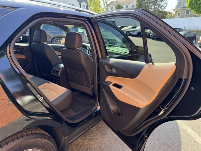 Photo of 2022 Mosaic Black Metallic Chevrolet Equinox