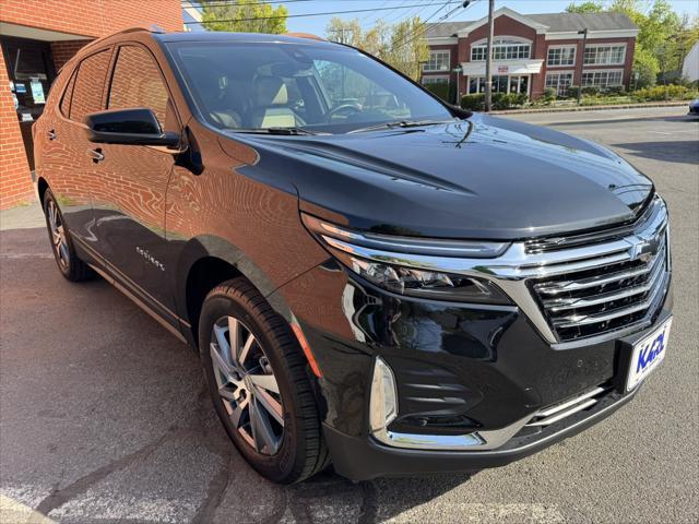Photo of 2022 Mosaic Black Metallic Chevrolet Equinox