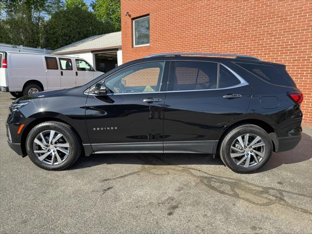 Photo of 2022 Mosaic Black Metallic Chevrolet Equinox