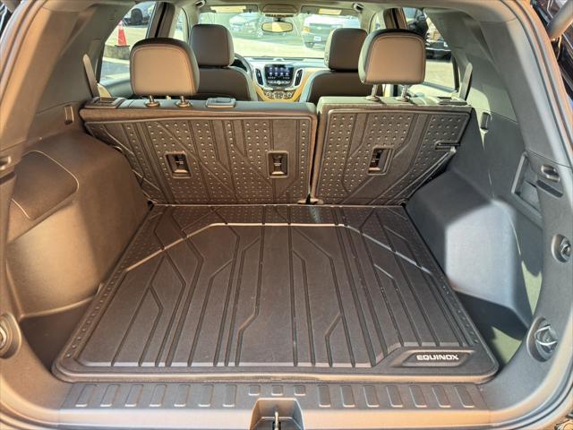 Photo of 2022 Mosaic Black Metallic Chevrolet Equinox