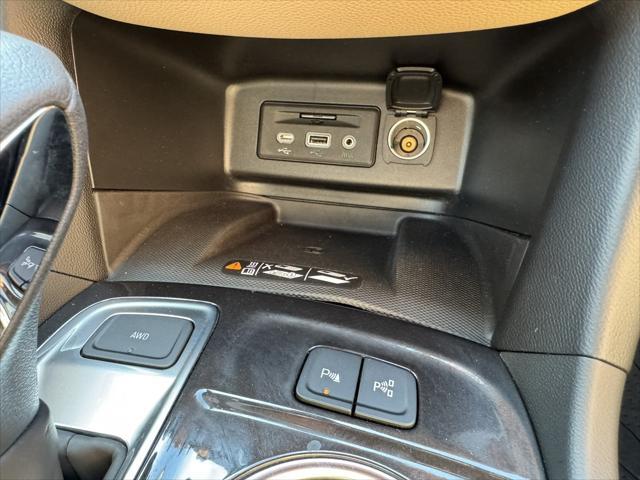 Photo of 2022 Mosaic Black Metallic Chevrolet Equinox