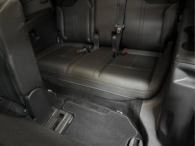 Photo of 2024 Machine Gray Metallic Mazda CX-90