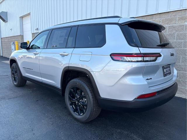 Photo of 2025 Silver Zynith Jeep Grand Cherokee L