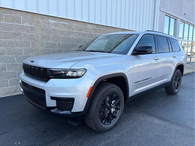 Photo of 2025 Silver Zynith Jeep Grand Cherokee L