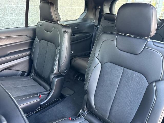 Photo of 2025 Silver Zynith Jeep Grand Cherokee L
