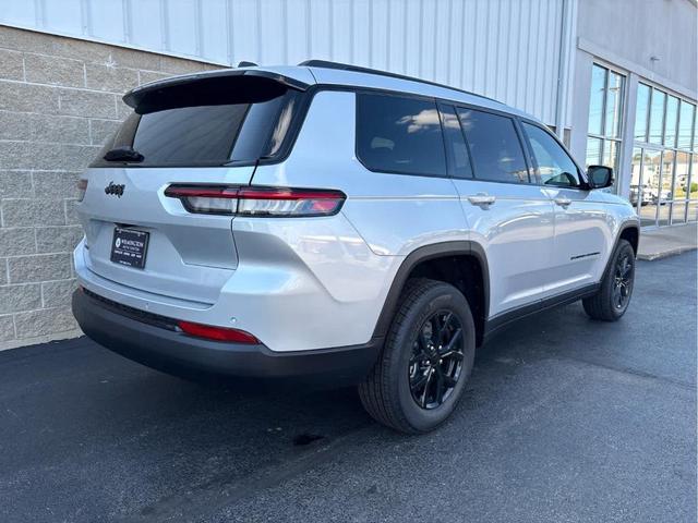 Photo of 2025 Silver Zynith Jeep Grand Cherokee L