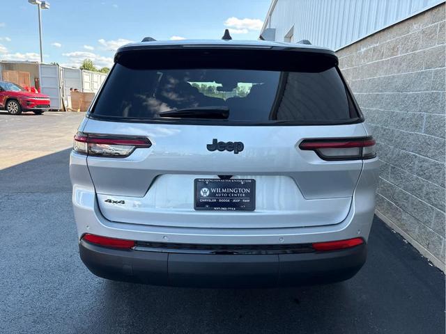 Photo of 2025 Silver Zynith Jeep Grand Cherokee L