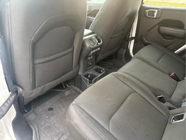 Photo of 2022 Bright White Clearcoat Jeep Gladiator