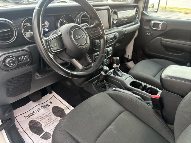 Photo of 2022 Bright White Clearcoat Jeep Gladiator