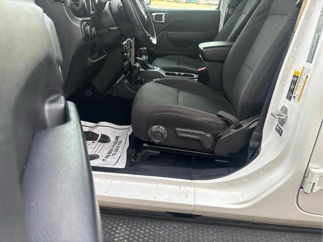 Photo of 2022 Bright White Clearcoat Jeep Gladiator