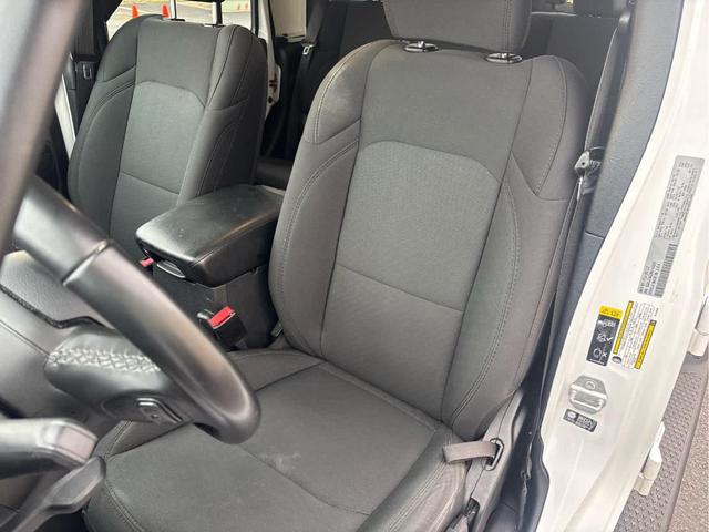 Photo of 2022 Bright White Clearcoat Jeep Gladiator
