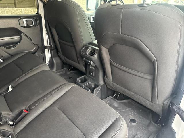 Photo of 2022 Bright White Clearcoat Jeep Gladiator