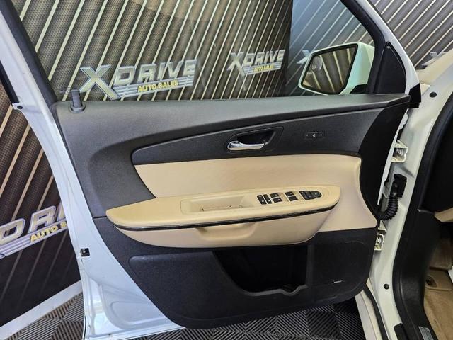 Photo of 2012 White GMC Acadia
