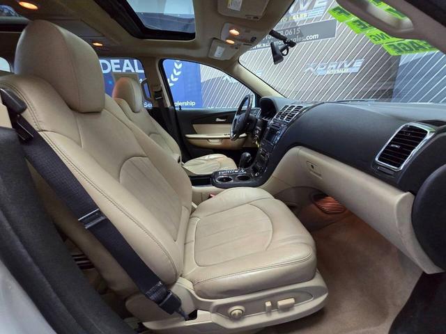 Photo of 2012 White GMC Acadia