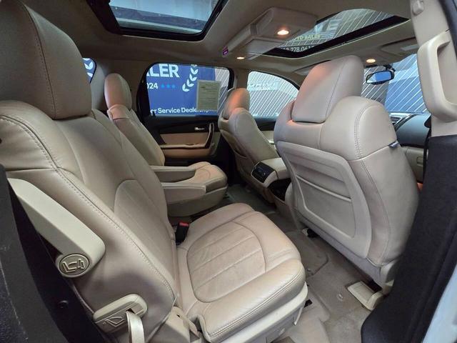 Photo of 2012 White GMC Acadia
