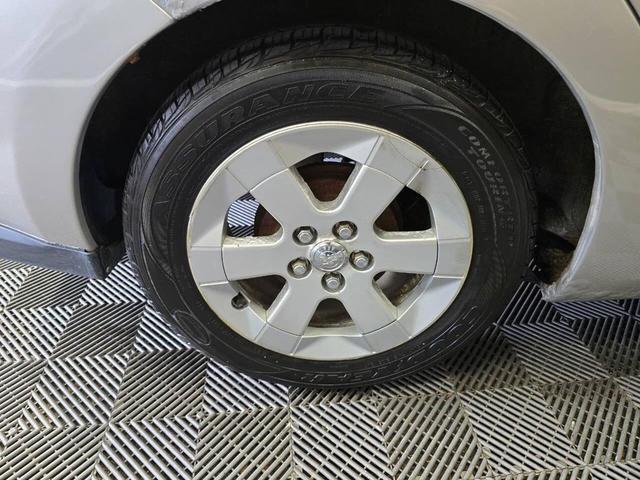 Photo of 2005 Millennium Silver Metallic Toyota Prius