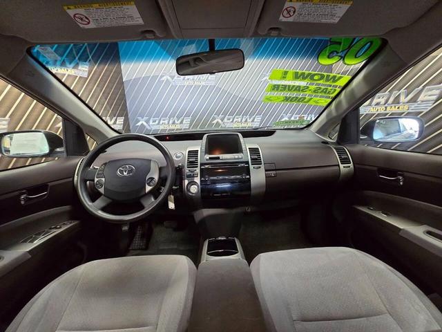 Photo of 2005 Millennium Silver Metallic Toyota Prius