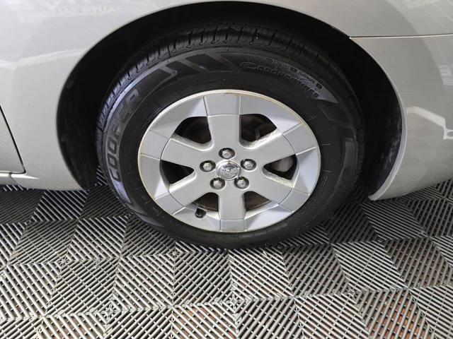 Photo of 2005 Millennium Silver Metallic Toyota Prius