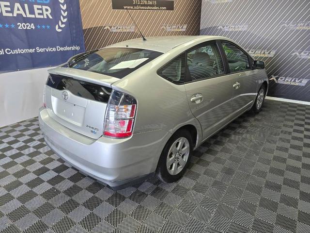 Photo of 2005 Millennium Silver Metallic Toyota Prius