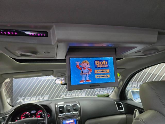 Photo of 2012 White GMC Acadia