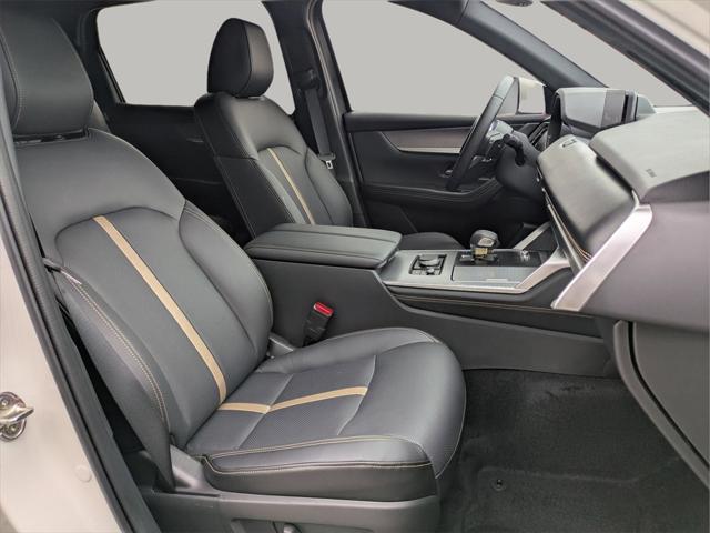 Photo of 2025 Rhodium White Premium Mazda CX-90