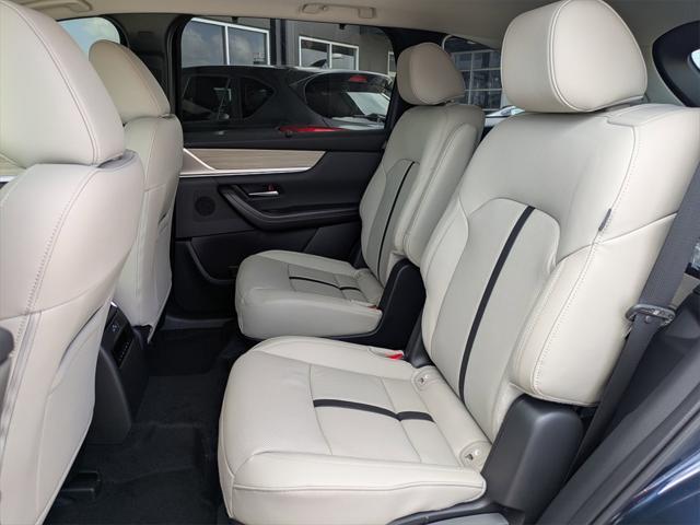 Photo of 2025 Deep Crystal Blue Mica Mazda CX-90